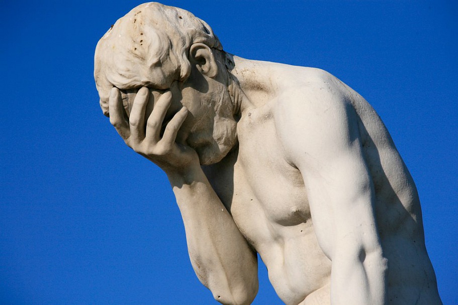 Прикрепленное изображение: Facepalm_statue.jpg