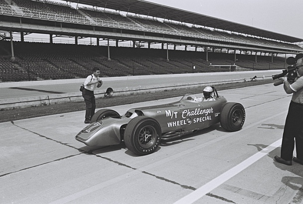Прикрепленное изображение: 1965 Indianapolis 500.jpg