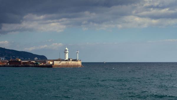 Прикрепленное изображение: Yalta port.jpg