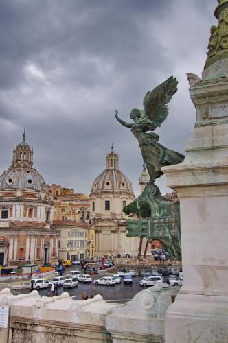 Прикрепленное изображение: Ангел у римского Капитолия.jpg