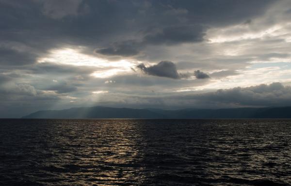 Прикрепленное изображение: Закат на Байкале.jpg