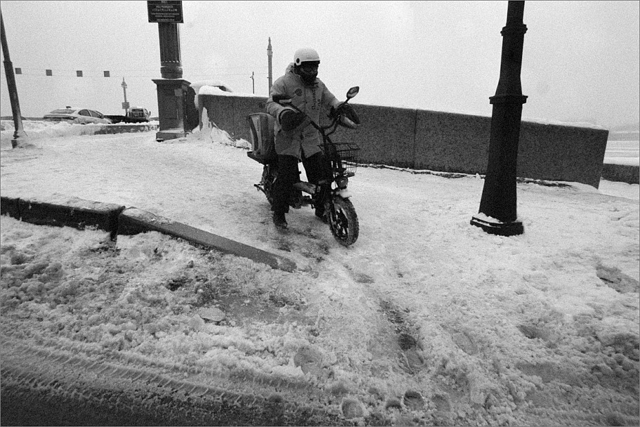 Прикрепленное изображение: knn_Canon EOS 300V_2024(1)_Canon EF 20mm2.8_Fomapan 400 как 320_Compard R09 1-50_20C_11минут_1партия(10)_1200.jpg