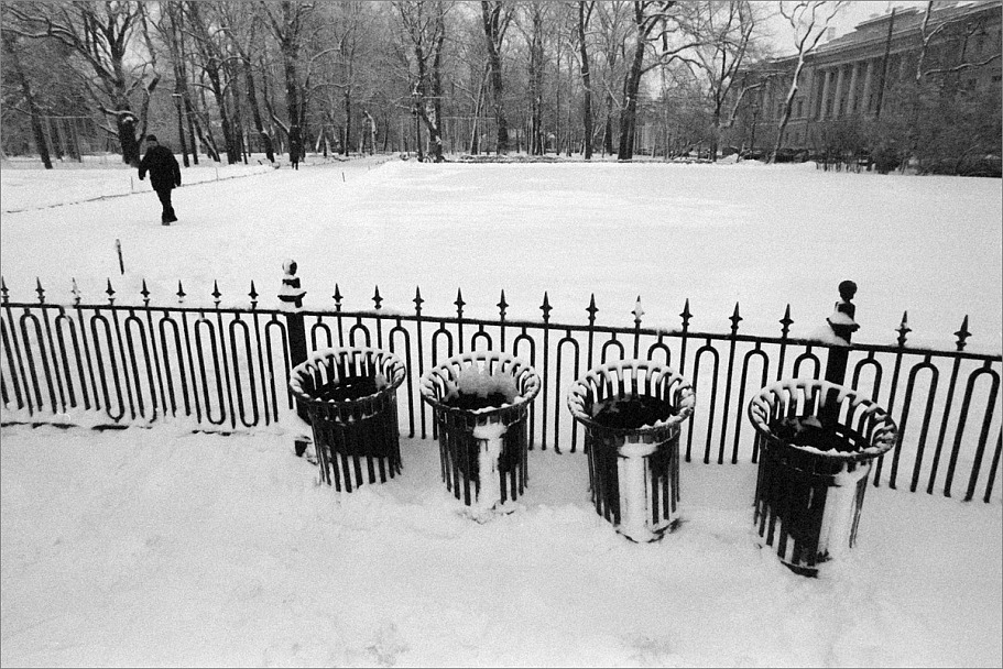 Прикрепленное изображение: knn_Canon EOS 300V_2024(1)_Canon EF 20mm2.8_Fomapan 400 как 320_Compard R09 1-50_20C_11минут_1партия(6)_1200.jpg