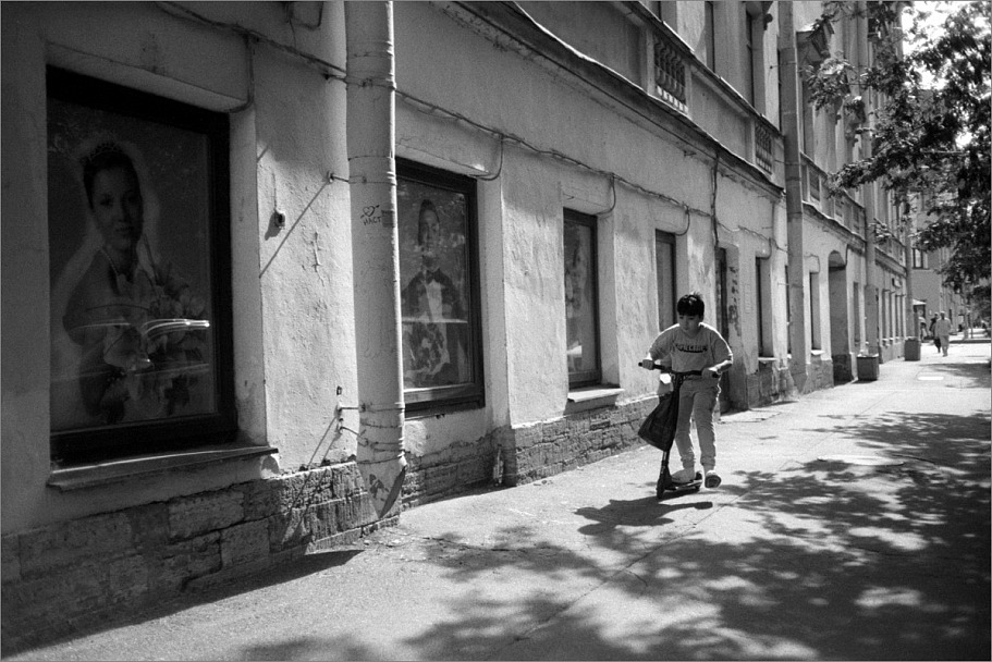 Прикрепленное изображение: knn_YashicaElectro35CC-2_YashinonDX35mm1.8(2024)(23)_Свема КН-2(02.1975, как iso25)_Д-23сток_20С_15минут(1)_1200.jpg