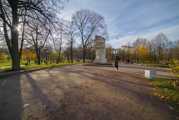 Прикрепленное изображение: 2019_10_25_K1903642_f5_15mm_1-200_ISO100_Таврический.jpg