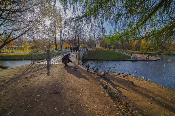 Прикрепленное изображение: 2019_10_25_K1903625_f5_15mm_1-200_ISO100_Таврический.jpg