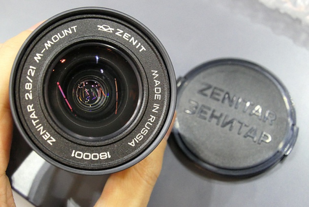 Прикрепленное изображение: ZENITAR-21mm-f2_8-lens-for-Leica-M-mount.jpg