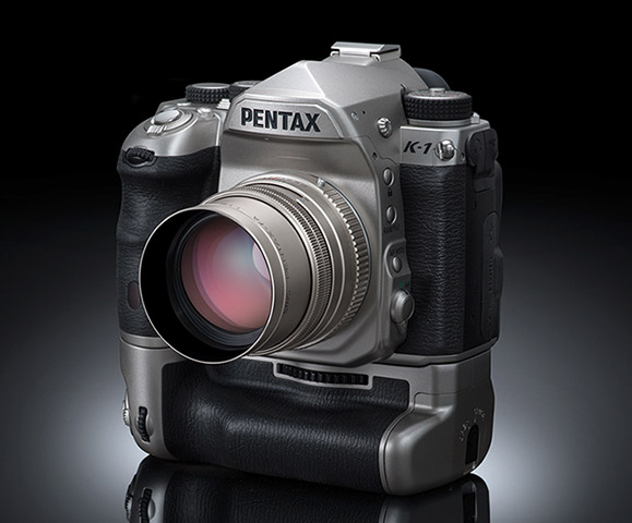 Прикрепленное изображение: Pentax-K-1-silver-limited-edition-DSLR-camera4.jpg